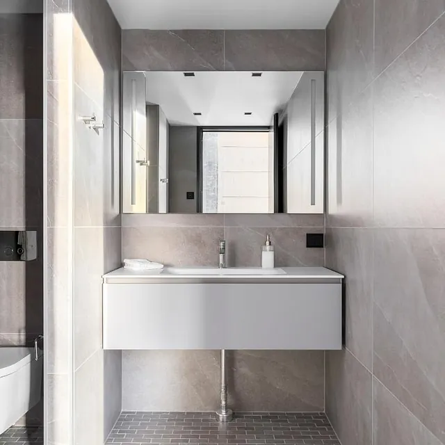 Modern bathroom with mirror
